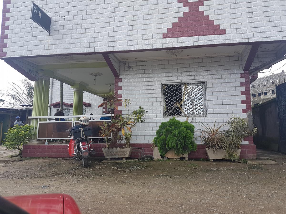 Hotel Kdv Bonaberi Luaran gambar