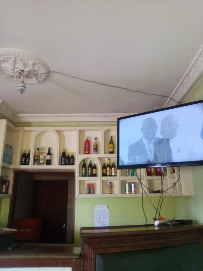 Hotel Kdv Bonaberi Luaran gambar